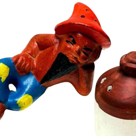 Vintage Hillbilly & Moonshine Jug Salt And Pepper Shakers Made in Japan Artmark - Picture 2 of 11